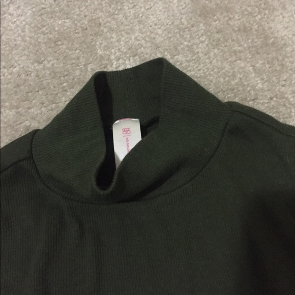 Dark green turtle neck tank top - Picture 2 of 3